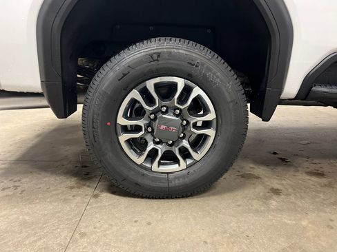 New 2026 GMC Sierra 2500 SLE w/ SLE Value Package; AWD/4WD image 9
