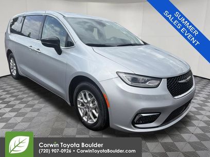 Used 2024 Chrysler Pacifica Touring-L