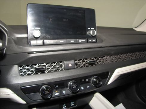 Certified 2023 Honda Accord LX image 7