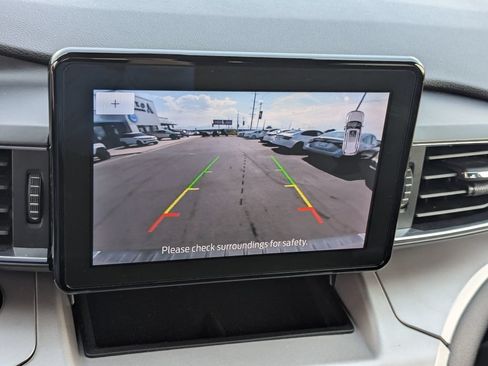 Used 2023 Ford Explorer XLT w/ Equipment Group 202A AWD/4WD image 16