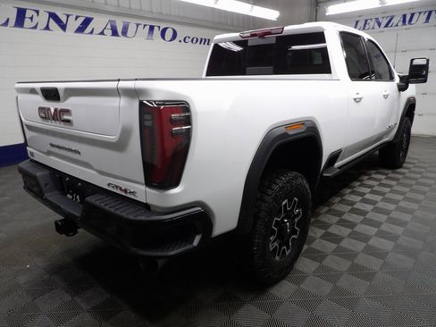 Used 2025 GMC Sierra 2500 AT4X image 4