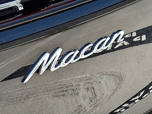 Used 2025 Porsche Macan image 29