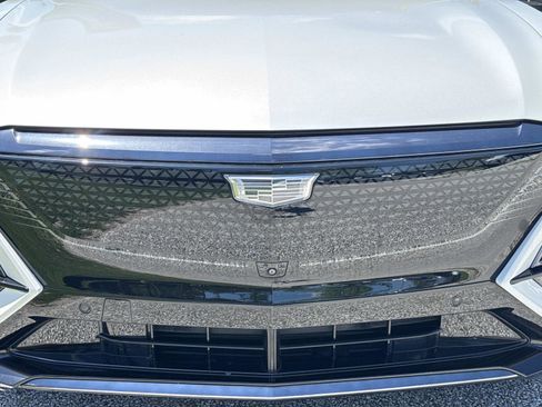 Used 2024 Cadillac Lyriq Sport RWD image 11