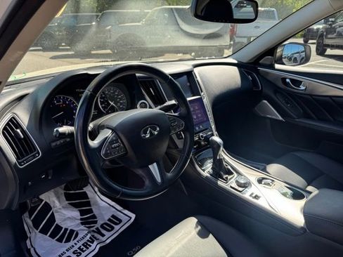 Used 2017 INFINITI Q50 3.0t Premium RWD image 26