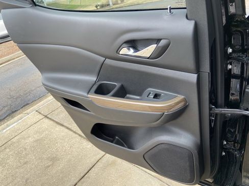 Used 2022 GMC Acadia SLE w/ Driver Convenience Package image 51