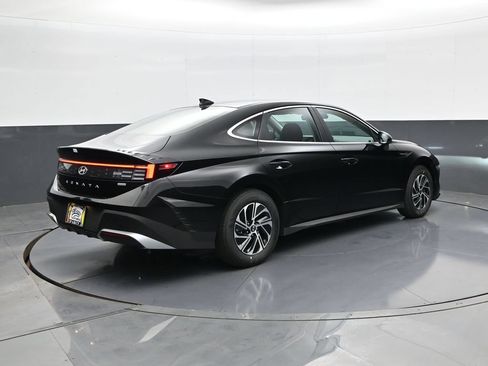 New 2026 Hyundai Sonata Blue FWD image 5
