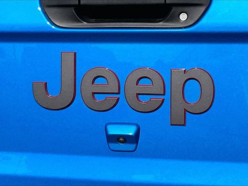 Used 2021 Jeep Gladiator Rubicon w/ Trailer Tow Package image 9