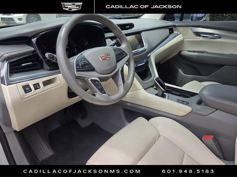 Used 2017 Cadillac XT5 Premium Luxury w/ Driver Assist Package FWD image 14