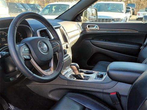 Used 2017 Jeep Grand Cherokee Limited w/ Luxury Group II image 12