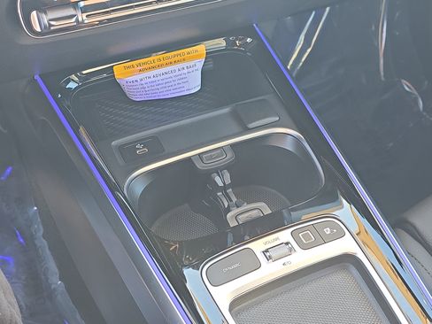 New 2025 Mercedes-Benz GLB 250 GLB 250 image 24