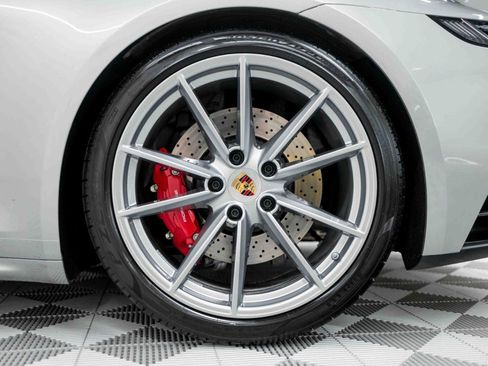 Used 2024 Porsche 911 Carrera GTS RWD image 32