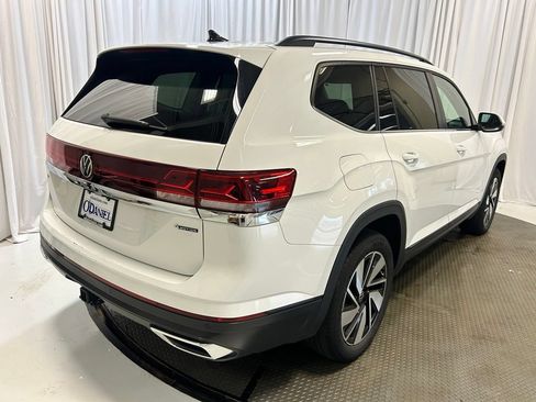 Used 2024 Volkswagen Atlas SE AWD/4WD image 29