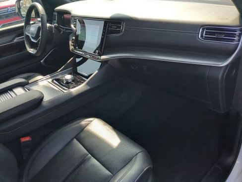 Used 2024 Jeep Wagoneer Series II w/ Flexible Seating Group image 15