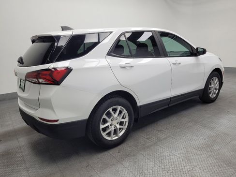 Used 2023 Chevrolet Equinox LS w/ LS Convenience Package FWD image 10