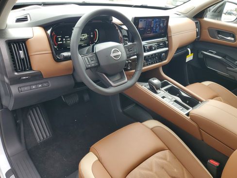 New 2026 Nissan Pathfinder Platinum image 13