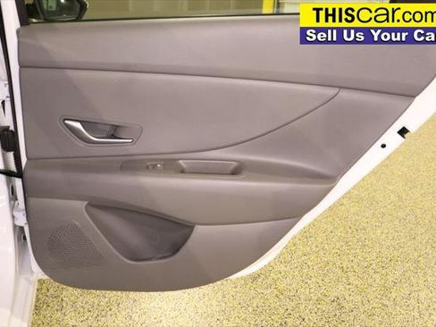 Used 2024 Hyundai Elantra SE FWD image 27