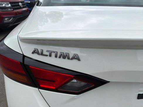 Used 2023 Nissan Altima 2.5 SR FWD image 10