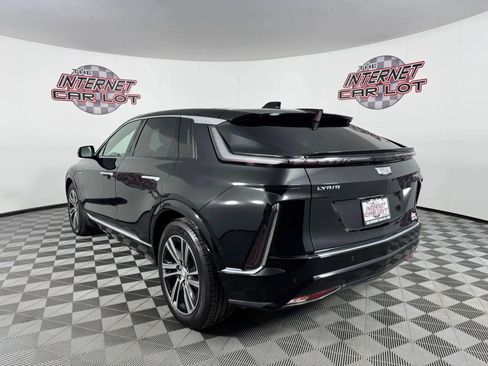 Used 2024 Cadillac Lyriq Luxury w/ LPO, Floor Liner Package AWD/4WD image 5