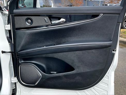 Used 2022 Lincoln Nautilus Reserve w/ Equipment Group 201A image 21