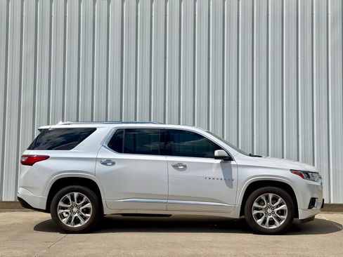 Used 2021 Chevrolet Traverse Premier w/ LPO, Floor Liner Package AWD/4WD image 7