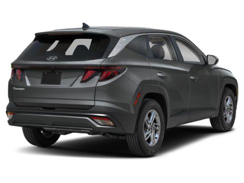 Used 2025 Hyundai Tucson SE FWD image 3