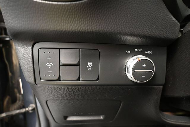 Used 2014 Kia Soul ! w/ Sun & Sound Package FWD image 23