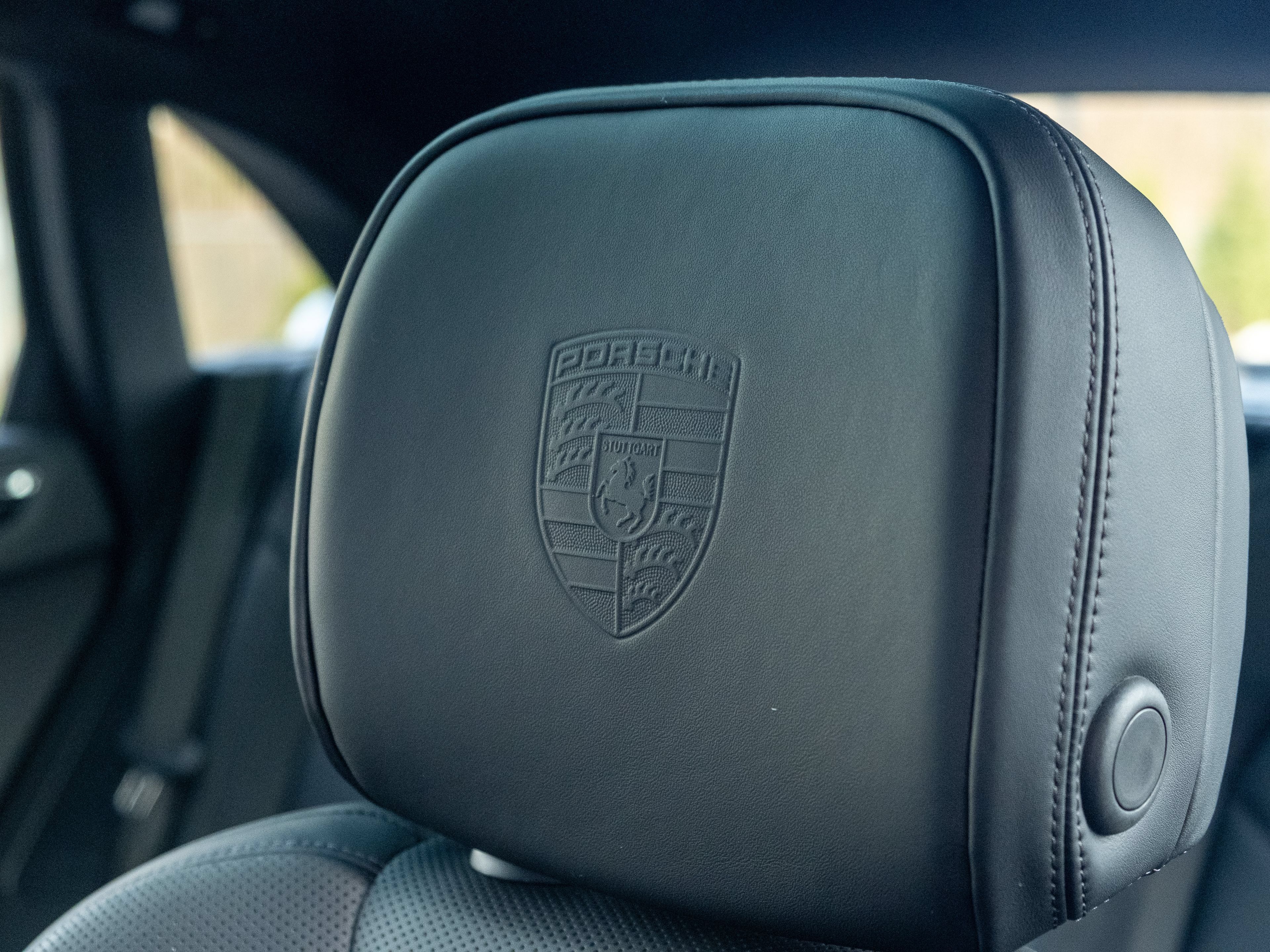 Certified 2026 Porsche Macan Turbo AWD/4WD image 45