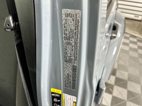 Used 2025 Jeep Wrangler Sahara image 12