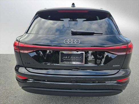 Certified 2025 Audi Q6 e-tron Premium Plus AWD/4WD image 4