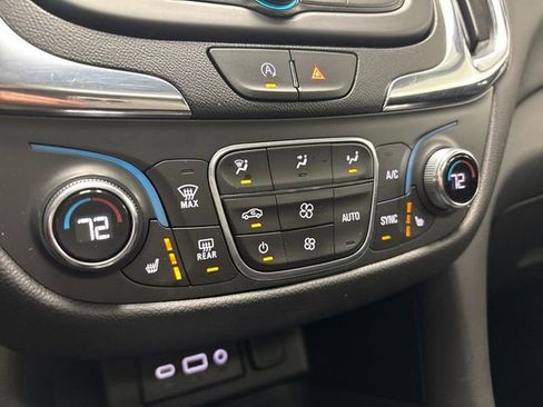 Used 2022 Chevrolet Equinox LT image 46