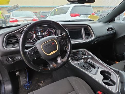 Used 2019 Dodge Challenger SXT AWD/4WD image 7