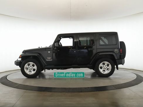 Used 2014 Jeep Wrangler Unlimited Sahara w/ Connectivity Group image 9