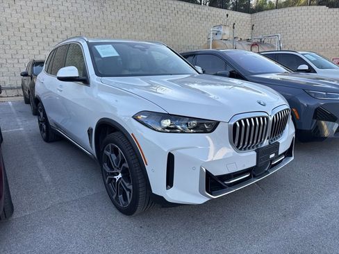 Certified 2025 BMW X5 sDrive40i w/ Parking Assistance Package image 2