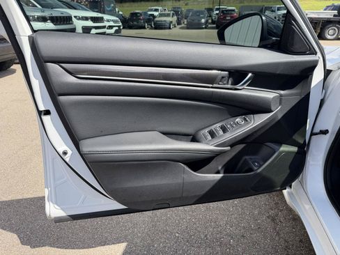 Used 2022 Honda Accord Sport image 15