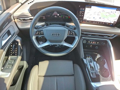Used 2025 Audi Q5 Premium w/ Premium Plus AWD/4WD image 27