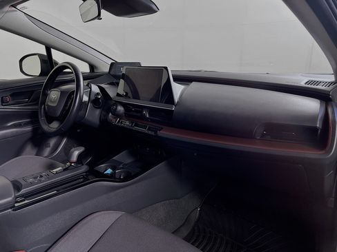 Used 2026 Toyota Prius Plug-In Hybrid FWD image 24
