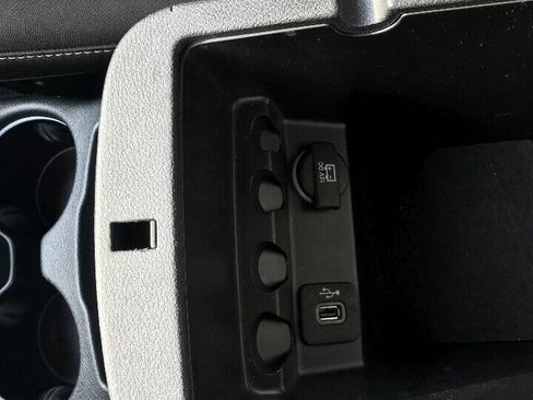 Used 2015 Jeep Cherokee Latitude FWD image 57