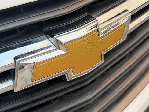 Used 2022 Chevrolet Traverse LS FWD image 10
