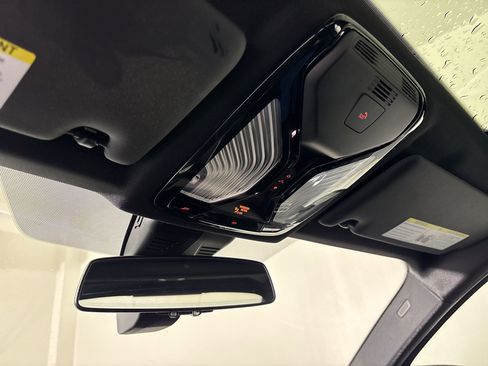 Certified 2025 BMW 330i Sedan RWD image 17