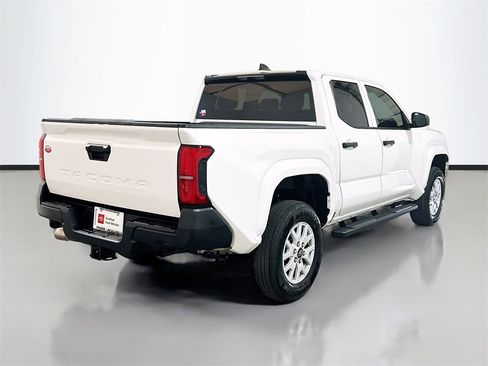 Used 2025 Toyota Tacoma SR image 4