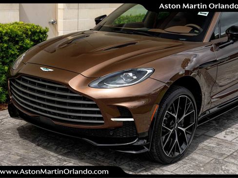 New 2025 Aston Martin DBX 707 image 24