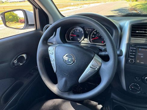 Used 2015 Nissan Versa w/ SL Tech Package FWD image 19