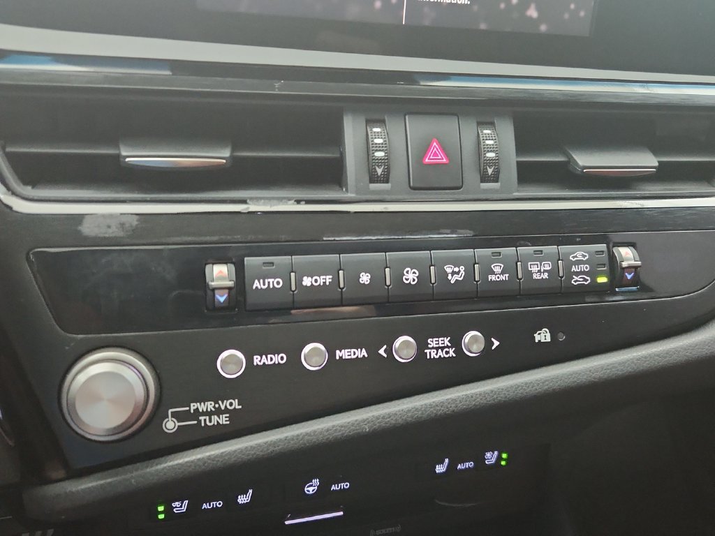 Used 2022 Lexus ES 250 F Sport w/ Accessory Package 2 AWD/4WD image 28