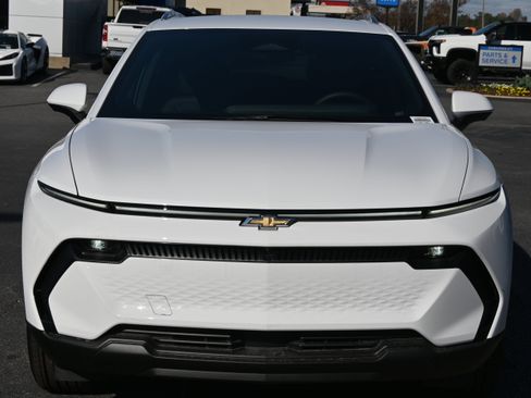 New 2026 Chevrolet Equinox EV LT image 5