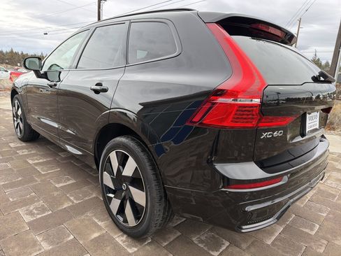Used 2023 Volvo XC60 T8 Ultimate w/ Climate Package image 4