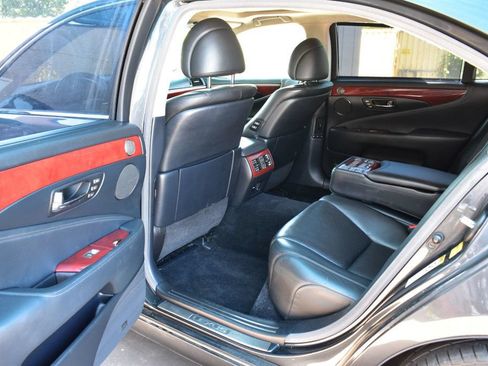Used 2011 Lexus LS 460 L w/ Rear Seat Upgrade Pkg AWD/4WD image 21