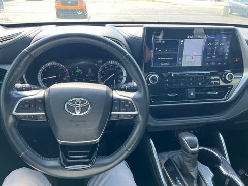 Used 2020 Toyota Highlander Platinum AWD/4WD image 11