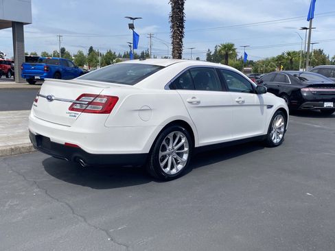 Used 2014 Ford Taurus Limited w/ Equipment Group 301A image 5