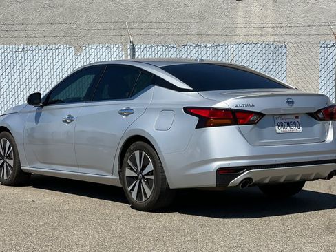 Used 2019 Nissan Altima 2.5 SL FWD image 5