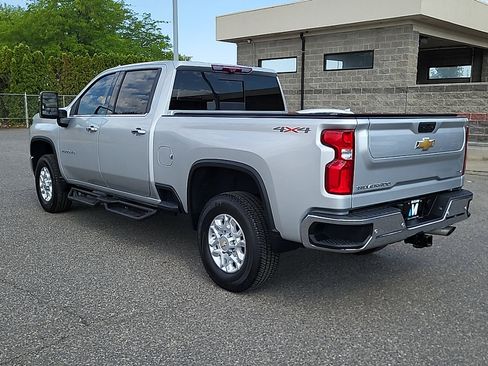 Used 2022 Chevrolet Silverado 2500 LTZ w/ LTZ Convenience Package AWD/4WD image 5